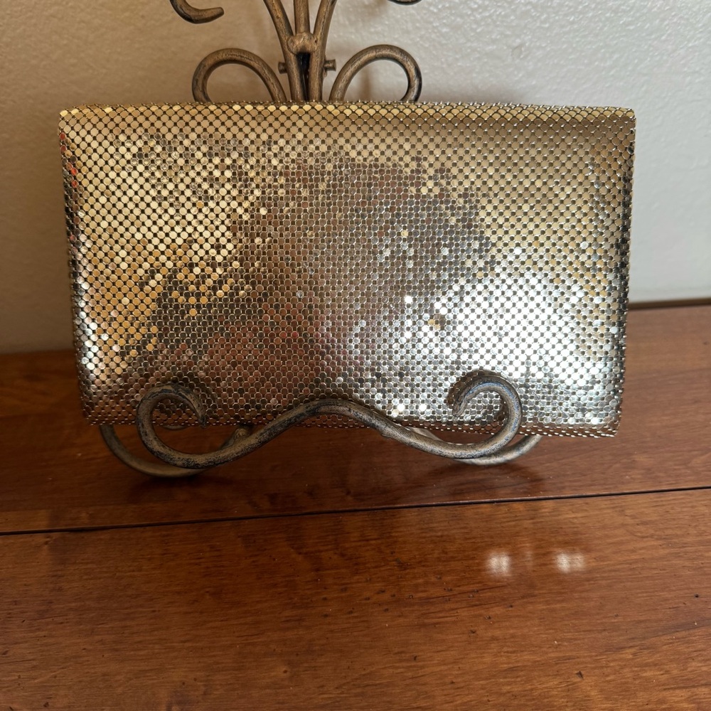 Whiting and Davis Glamorous Gold Metal Mesh Evening Clutch Purse Vintage - Picture 9 of 10